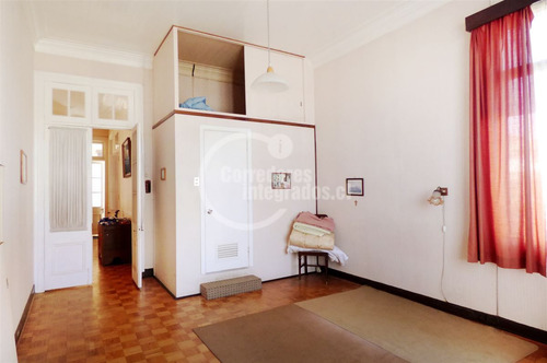 2 Pisos, 7 Dorm. Con Gran Patio En Valparaíso