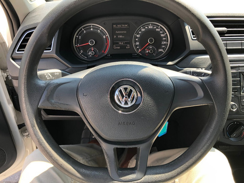 Imagen 11 de 15 de Vw Gol Sedan Trendline Tm5 1.6l 2017 Iva Credito Recibo Fina