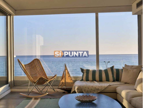 Penthouse De 4 Dormitorios Y Parrillero Frente Al Mar En Alquiler, Playa Mansa - Punta Del Este