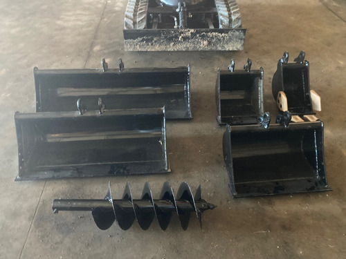 Imagen 6 de 16 de Miniexcavadora De Bandas 1 Ton. Beston Group Kv 12