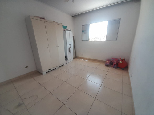 Casa De 7 Cômodos,2 Quartos 2 Banheiros 3 Salas