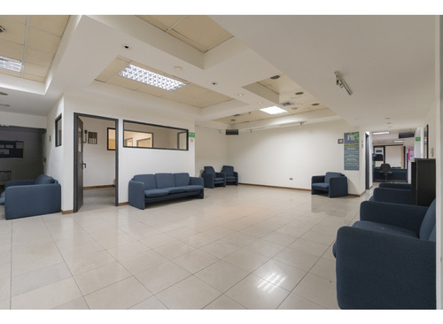 Se Vende Edf Comercial/industrial La Urbina Calle 1 78-25-05