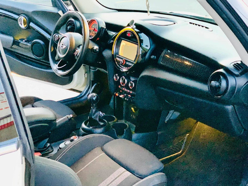 Imagen 11 de 14 de Mini Cooper S 2018 2.0 Salt Mt