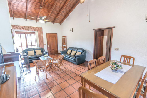Casa - Playa Mansa- 4 Dorm- Piscina Climatizada, Capacidad 10 Personas