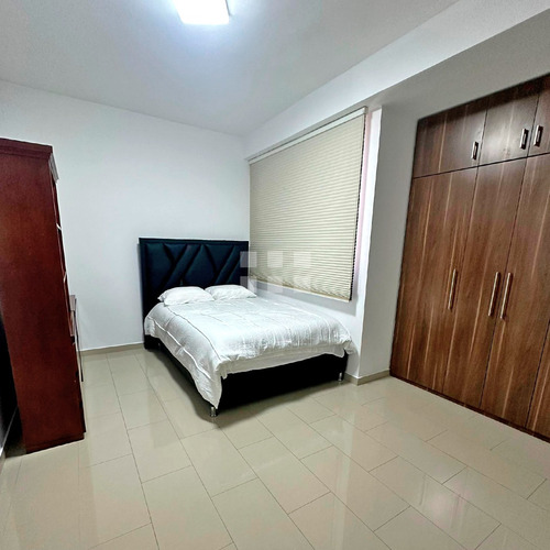 Apartamento De Lujo Con Vista Al Mar En El Conjunto Residencial Karla Valentina