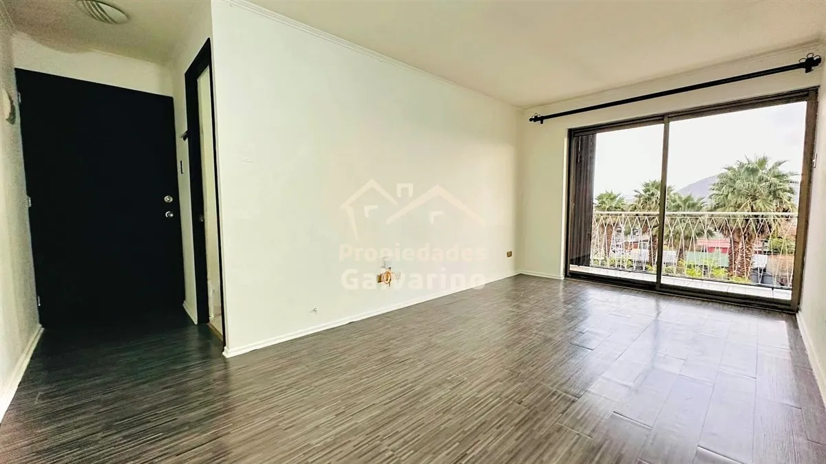 Imagen 5 de 22 de Depto En Venta De 2 Dorm. En Conchalí - Estacionamiento