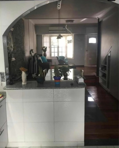 Imagen 5 de 12 de Permuta - Triplex De Categoria De 4 Ambientes En Venta - Villa Sarmiento