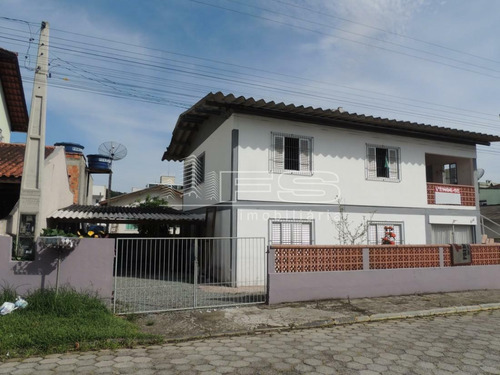 Imagem 2 de 15 de Sobrado 6 Dormitorios Itapema - 2898