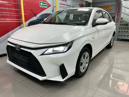 Toyota Yaris 4p Sedán Base L4/1.5 Aut