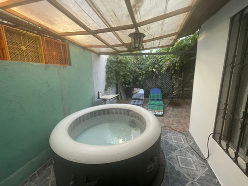 Villa Los Acacios, Metro Elisa Correa