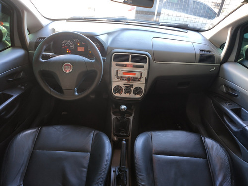 Imagem 3 de 5 de Fiat Punto 2012 1.4 Attractive Flex 5p