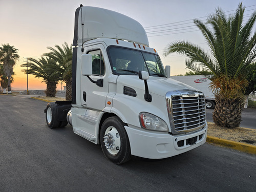 Excelente Tractocamion Mulita Freightliner Cascadia Evolució