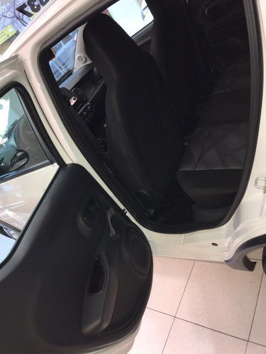 Imagen 14 de 25 de Mobi Like 2023 0km Tomo Usados Ka Uno Gol Trend Palio Fox 3-