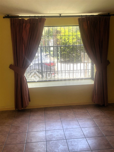 Casa Familiar En Venta De 4d 4b En Ciudad Satelite Maipú