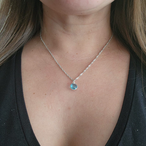 Imagen 2 de 5 de Collar Cadena De Plata 925 45cms Y Dije Piedra Topacio Azul