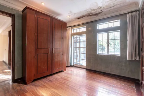 Casa En Arriendo/venta En La Macarena. Cod V8366