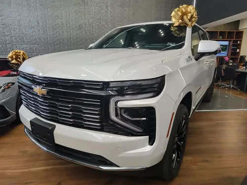 Chevrolet Suburban 6.2 High Country 4X4 At
