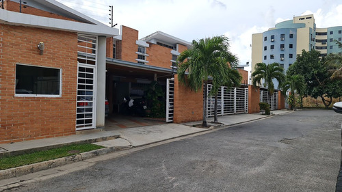 Townhouse En Mañongo Conjunto Residencial Los Helechos Socc