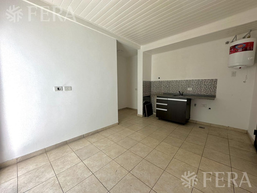 Venta Departamento 2 Ambientes Con Balcón En  Crucecita