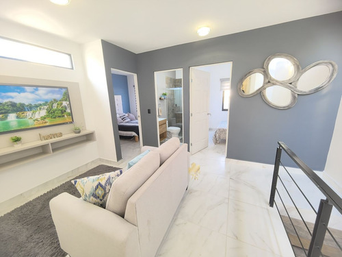 Casa Nueva En Zaru, Querétaro Moderno Con 3 Recámaras, Tv Y Jardín Central