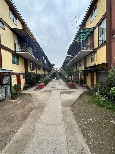 Departamento En Venta De 3 Dorm. En Maipú