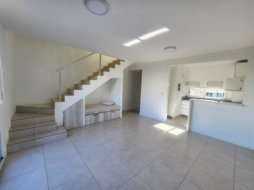 Alquier 3 Amb En Duplex Senderos  Nordelta 