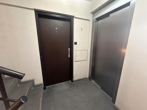 Semipiso Con Cochera En Venta - 2 Dormitorios