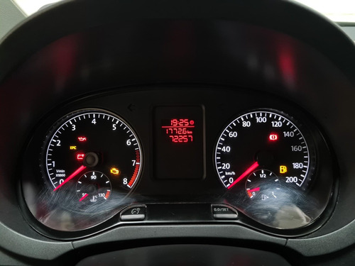 Imagem 10 de 13 de Volkswagen Fox 1.0 Gii