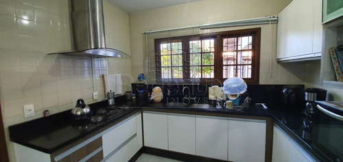 Imagem 10 de 15 de Casa A Venda Com 4 Quartos No Bairro Parque Sao Jorge Em Florianopolis. - V-81231