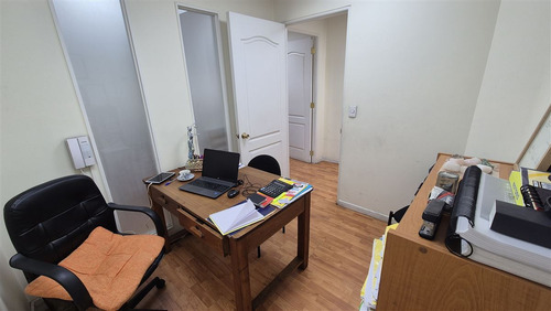 Cómoda Oficina De 2 Privados Y Un Baño En Pleno Centro De Sa