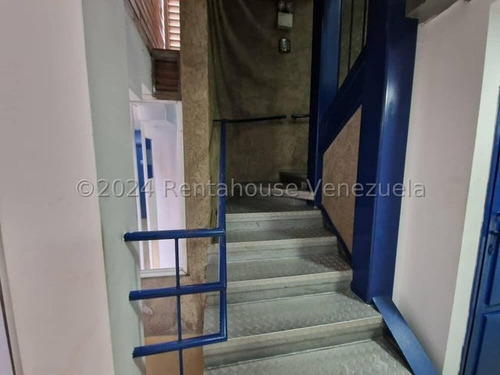 Edificio Comercial/ Tipo Loft (3 Pisos) Venta Los Dos Caminos Mls-24-28164