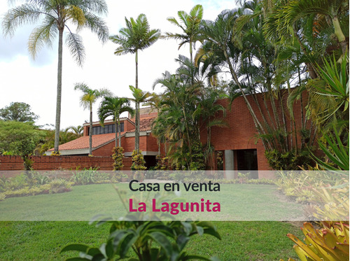 Casa En Venta En La Lagunita En Calle Cerrada. Vista Al Campo De Golf 