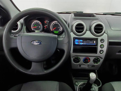 Ford Fiesta Sedan 1.6