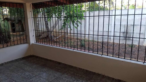 Casa En Venta En La Romana En Buena Vista Norte