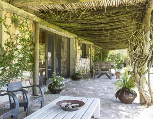 Casa En Venta De 6 Dormitorios En La Boyita