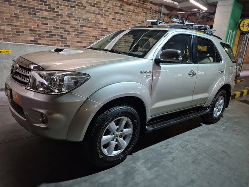 Toyota Fortuner 3.0 Sr5