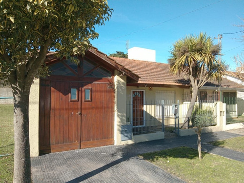 Venta Chalet En Ph 3 Ambientes. Zona Benito Juarez Y Estrada