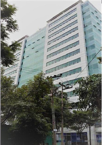 Hermosas Oficinas, Excelente Ubicacion, Con Salas Juntas Y Salon Vip