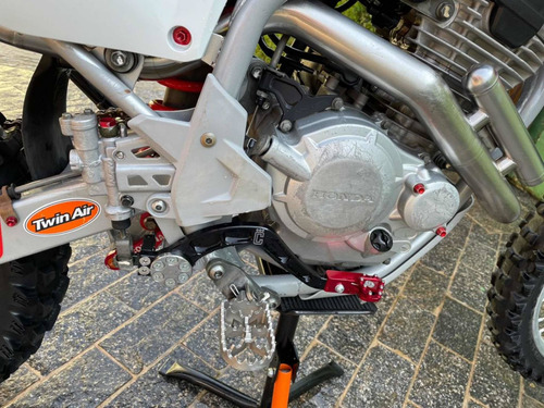 Imagem 1 de 10 de Honda Crf