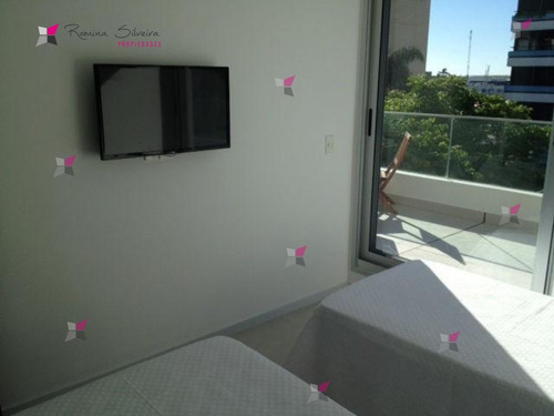 Apartamento En Alquiler Anual Con Parrillero Propio, Zona De Península - Ref: 9841