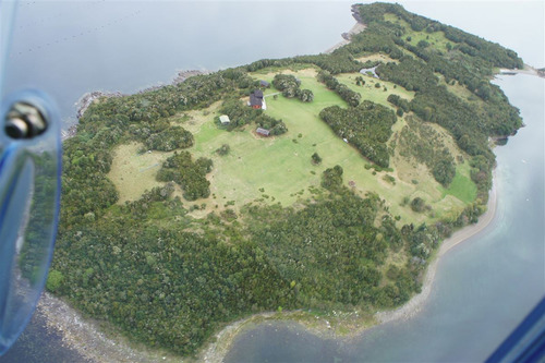 Isla En Caleta Manzano - Acceso Vehicular