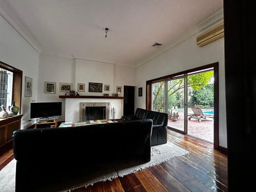 Casa En Alquiler En La Lucila, Con Pileta, Quincho Y Parrilla