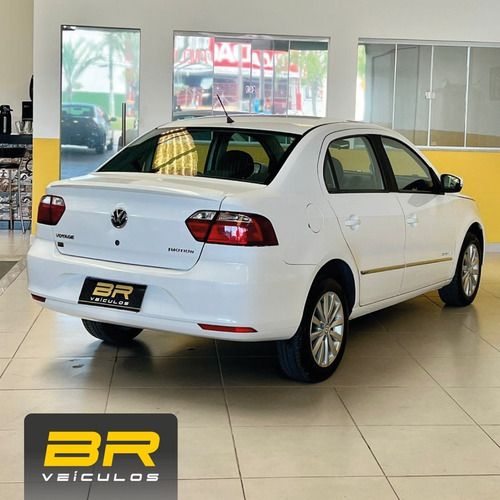 Imagem 4 de 10 de Volkswagen Voyage 1.6 Msi Comfortline Total Flex I-motion 4p