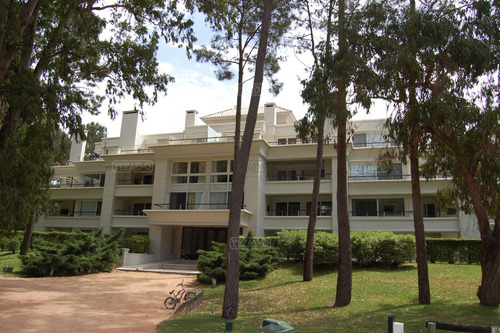 Venta Apartamento 2 Dormitorios Monoambiente Independiente 3 Dormitorios Terraza Green Park Solanas Crystal Lagoon Piscina Gym Seguridad Barrio Cerrado Privado Punta Del Este Maldonado