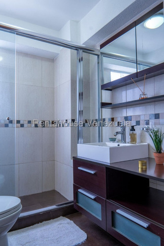 Apartamento En Venta. Res. Isabel Cecilia. Cecilia Gutierrrez. 25-18239