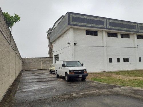 Edificio Dos Niveles En Zona Industrial Los Tres Puentes, El Tambor, Los Teques, Excelente Accesibilidad