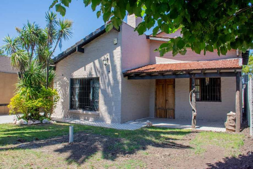 Imagen 3 de 14 de Chalet En Venta En Ituzaingo Norte