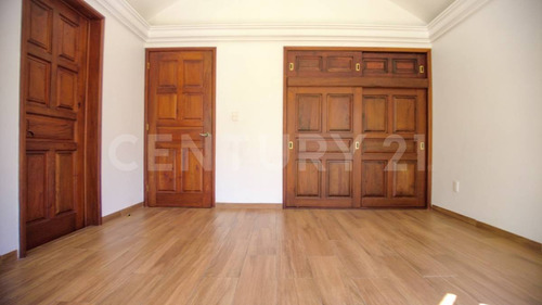 Residencia De Lujo En Venta Tepotzotlan. Un Nivel 10734