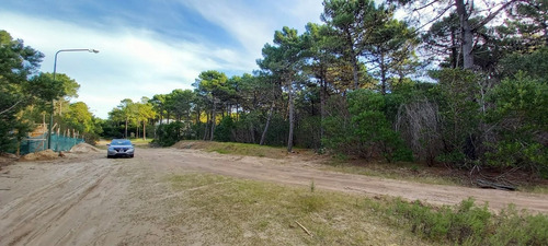 Imagen 9 de 16 de Cul De Sac Polifemo- 2 Lotes 1.950 M2- Baum Propiedades