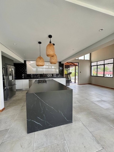 Venta De Casa En Prados Del Este